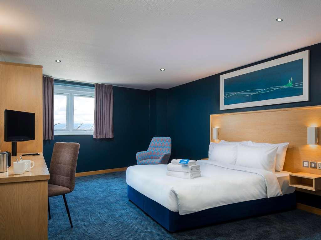 Travelodge Cheltenham Quarto foto