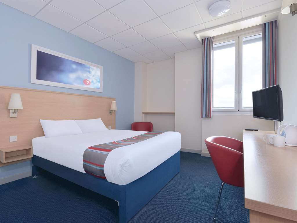 Travelodge Cheltenham Quarto foto